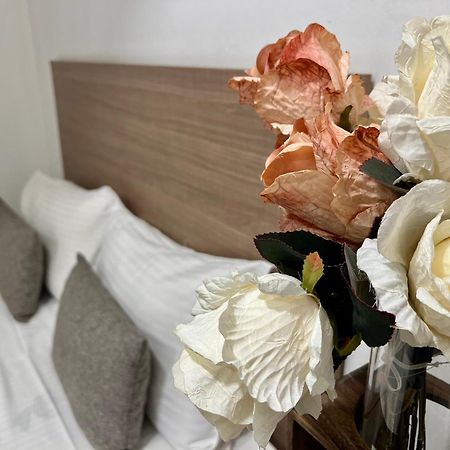 Yvn Tumanyan Apart-Hotel Jereván Kültér fotó