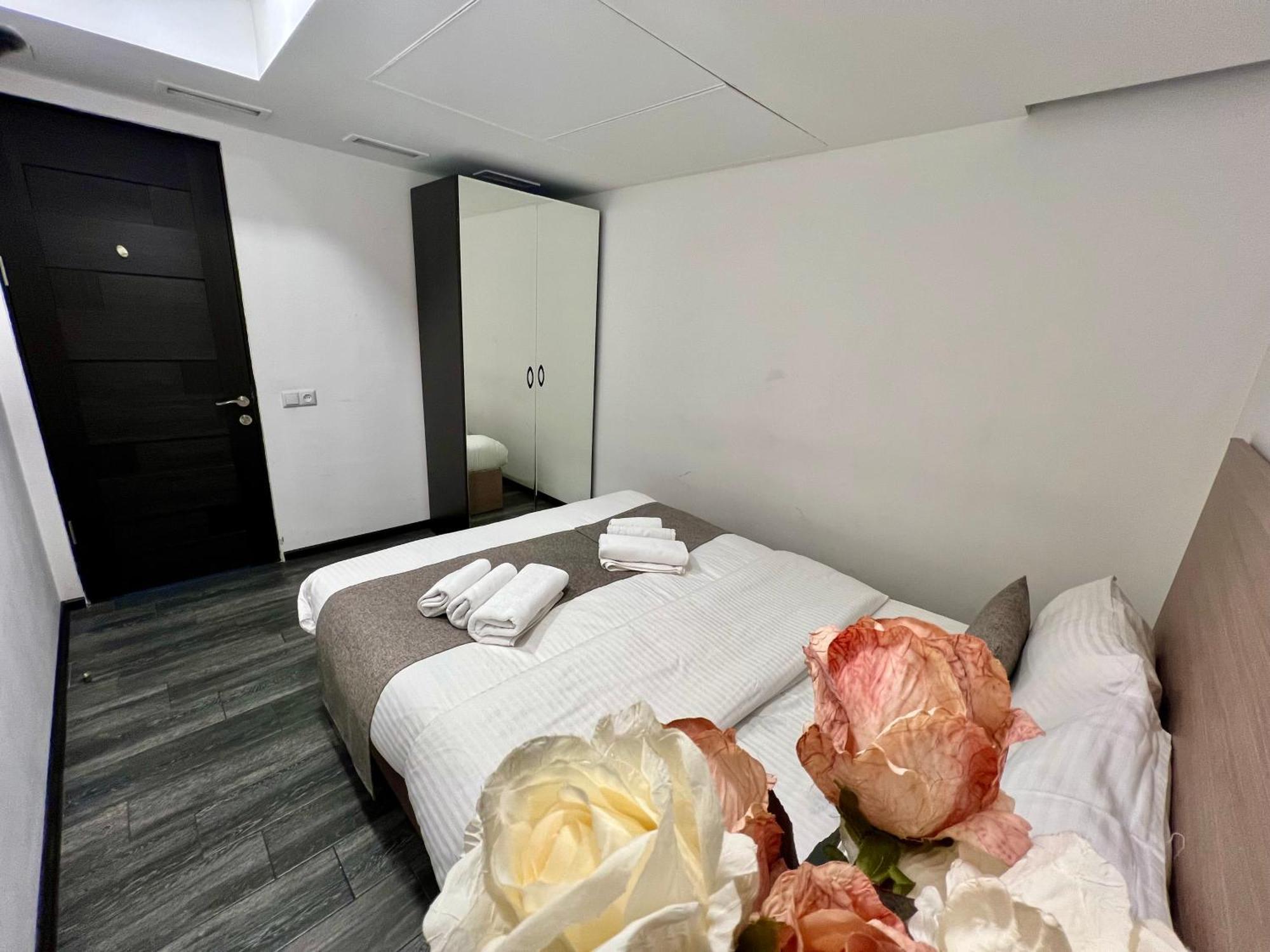 Yvn Tumanyan Apart-Hotel Jereván Kültér fotó