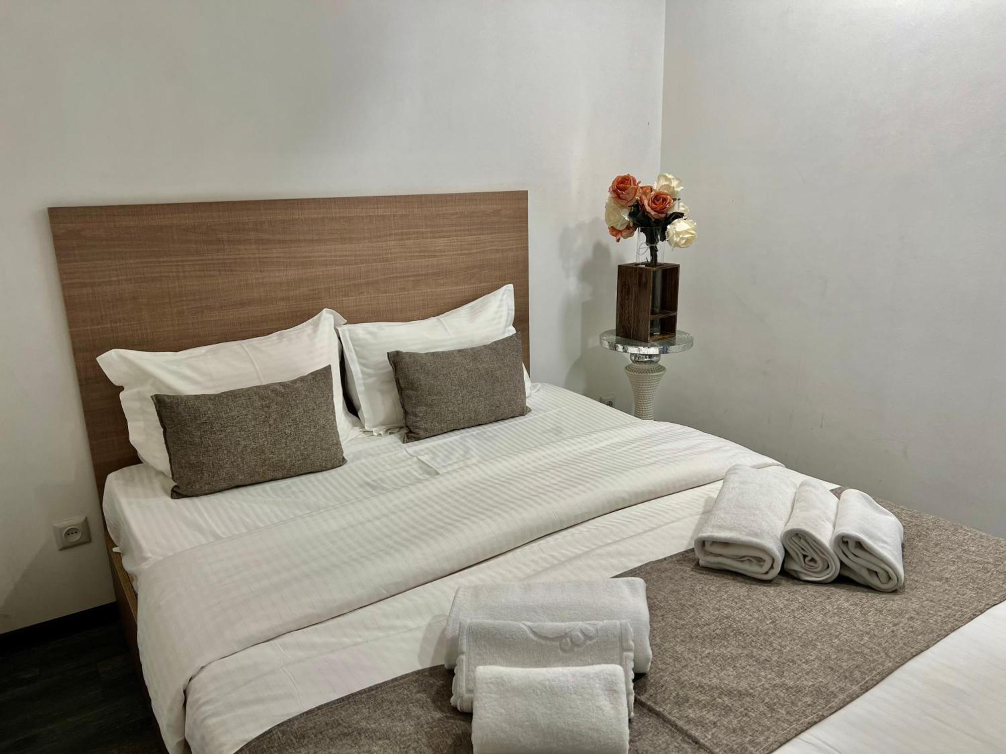 Yvn Tumanyan Apart-Hotel Jereván Kültér fotó