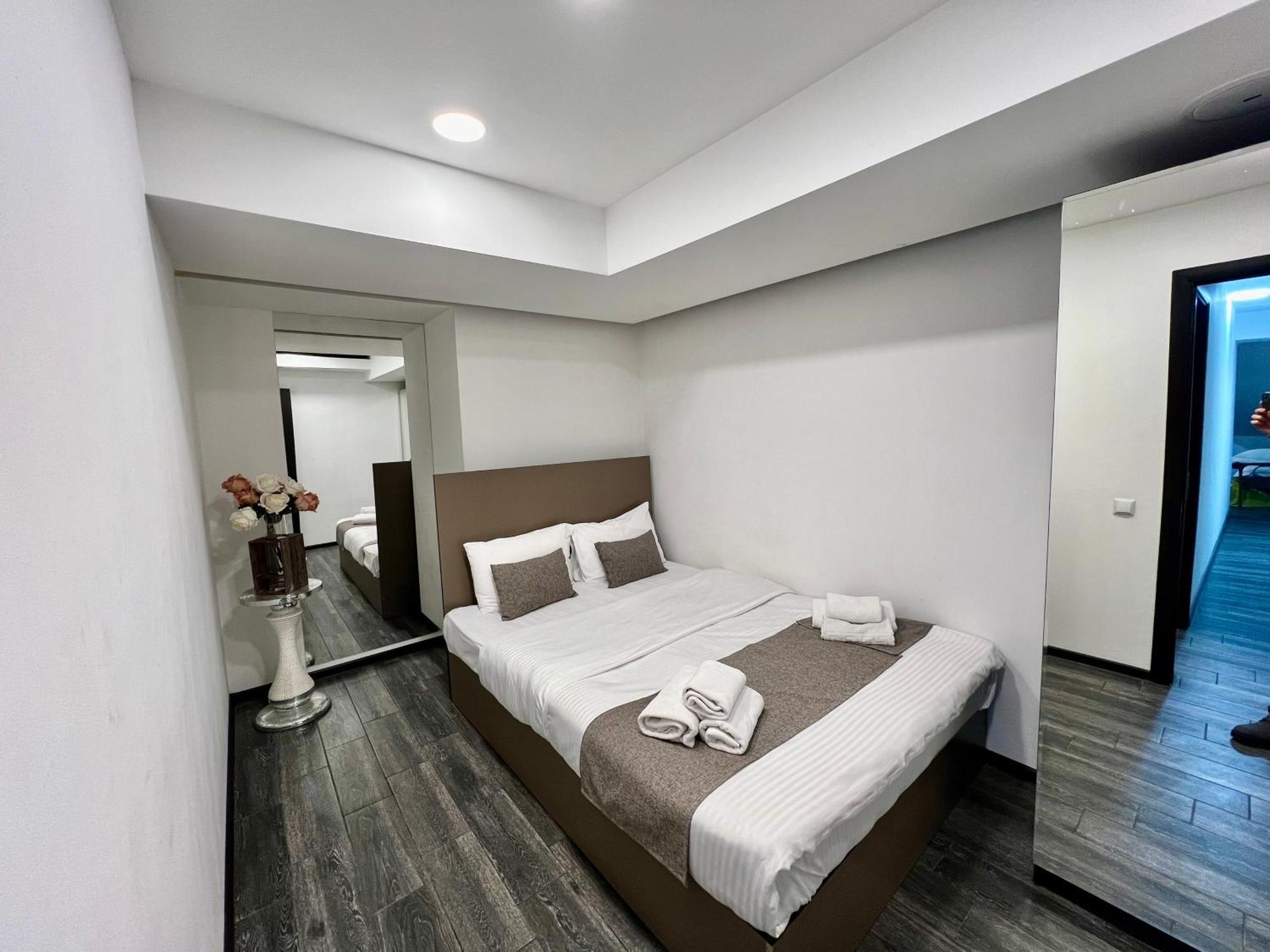 Yvn Tumanyan Apart-Hotel Jereván Kültér fotó