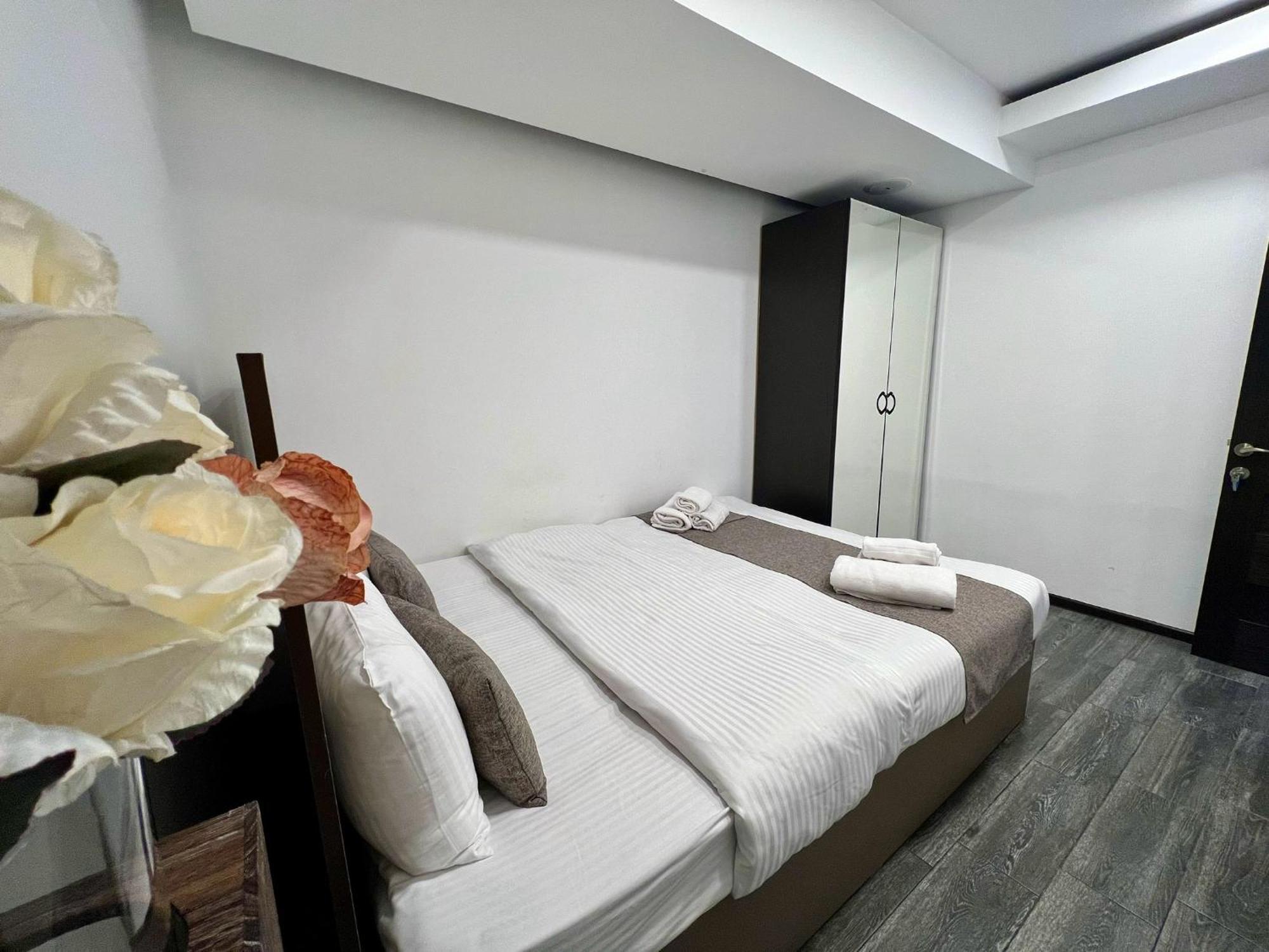 Yvn Tumanyan Apart-Hotel Jereván Kültér fotó